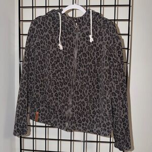 AMPERSAND AVE Gray Leopard Print Hoodie